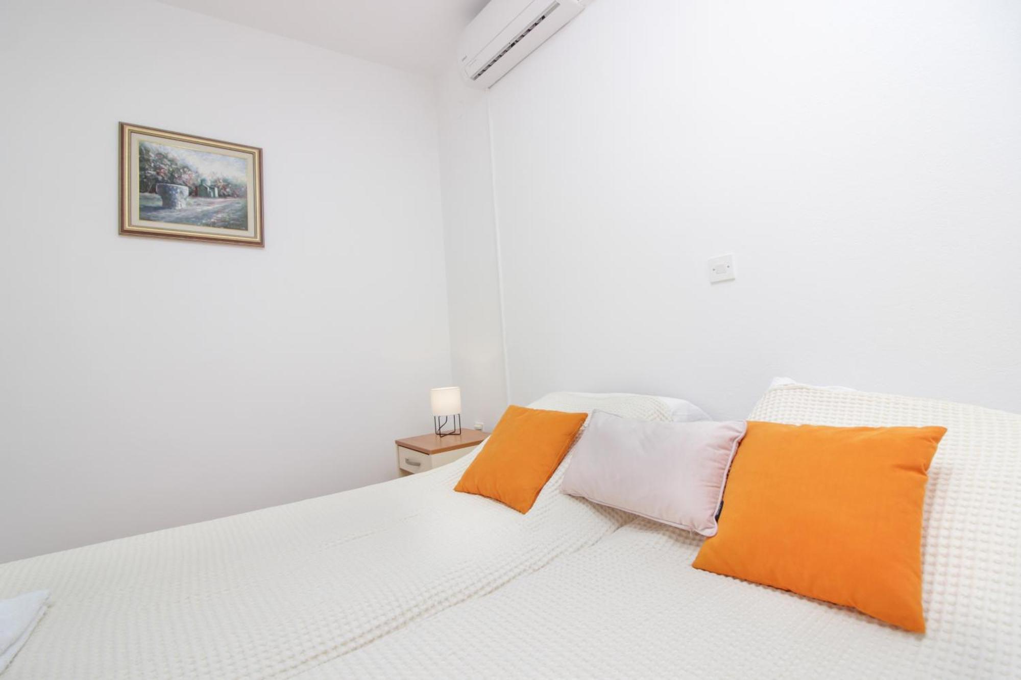 Apartments And Rooms With Parking Space Nin, Zadar - 5805 Номер фото